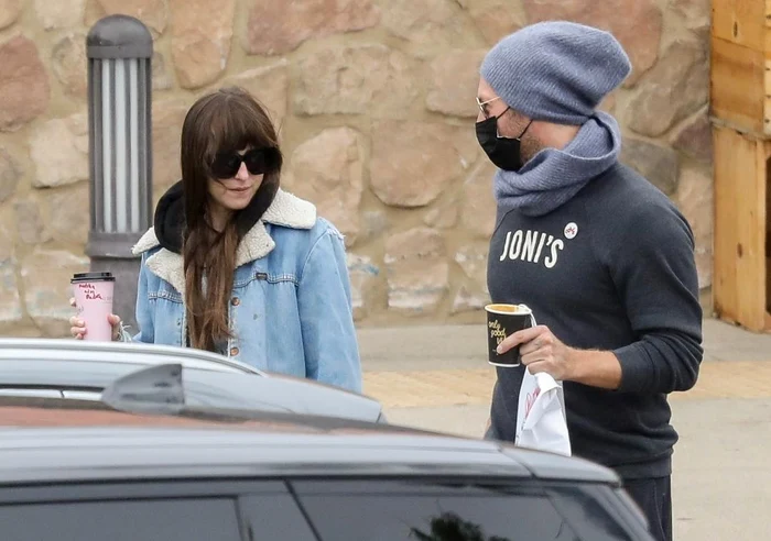 Dakota și Martin, în timp ce căutau casăFoto: Profimedia