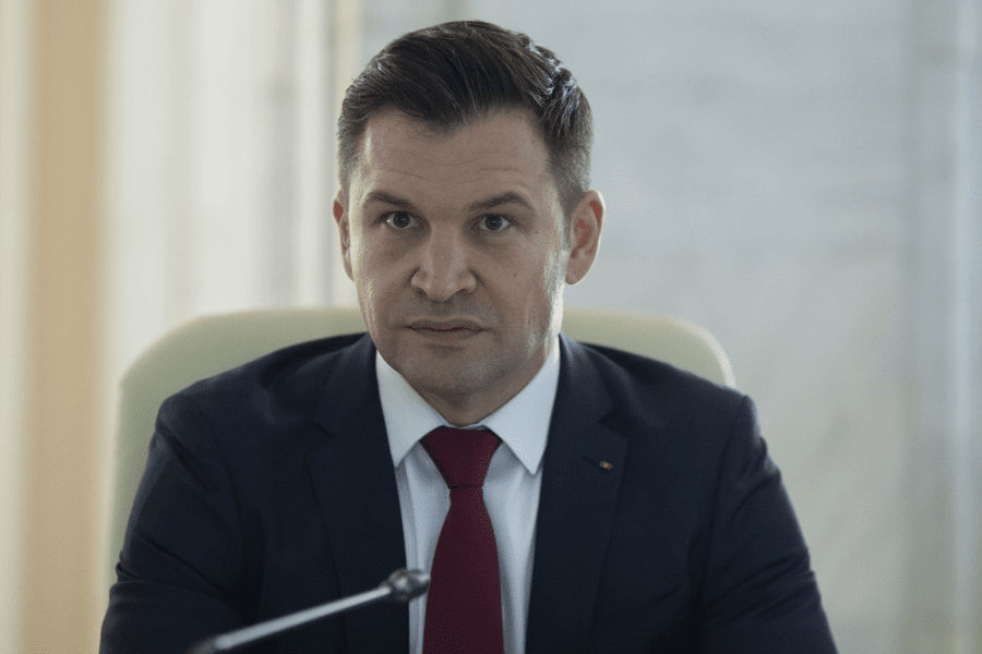 Stroe (PNL): „Se strâng deja multe acuzaţii că George Simion ar avea o legătură cu serviciile de informaţii ruse“. Reacția liderului AUR