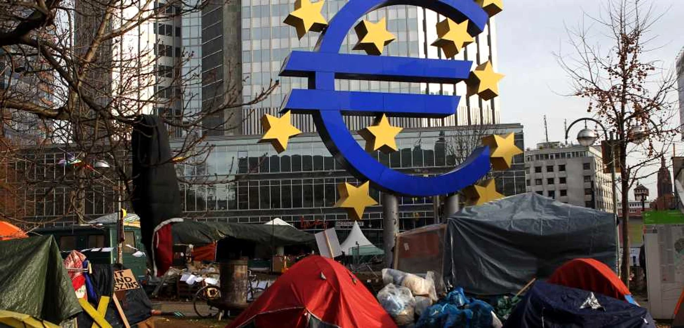 Protest inedit în faţa Băncii Europene Centrale