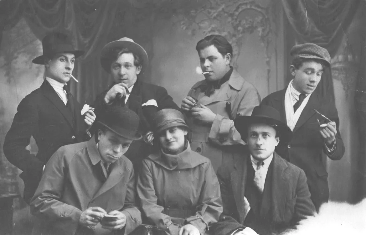 „După o noapte de beţie, în zorii zilei de 1 Mai 1922, București“