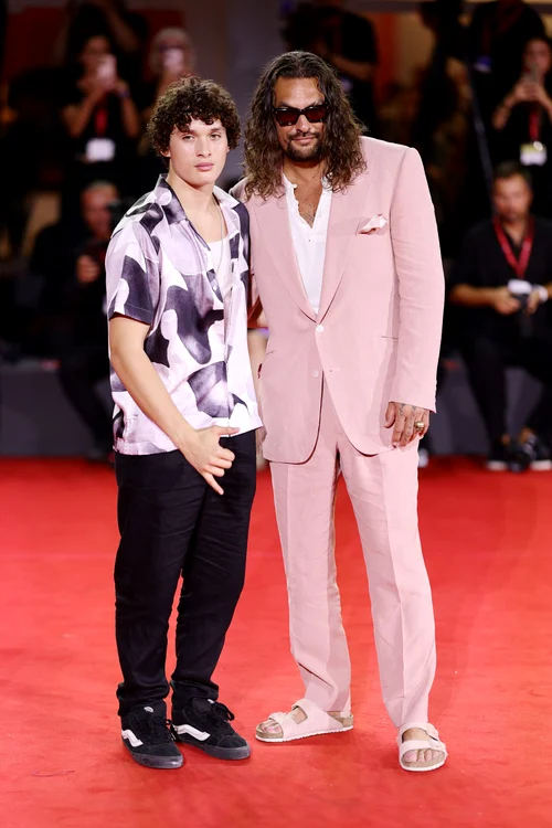 Jason Momoa si fiul sau GettyImages 2233579064 jpg