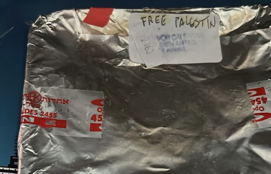 Scandal la bordul unui avion: mesaje „Free Palestine” pe tăvile de mâncare cușer ale pasagerilor evrei
