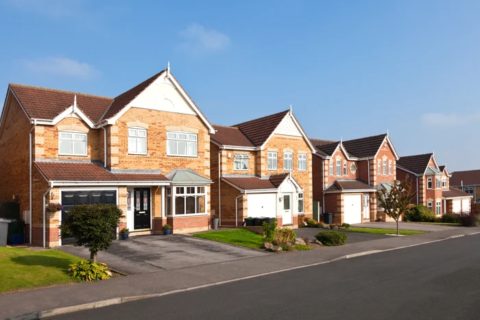 Un bărbat din Anglia și-a găsit casa vândută fără știrea lui. FOTO: Shutterstock