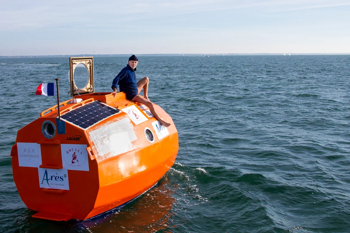 Jean-Jacques Savin, de 72 de ani, vrea să traverseze oceanul Atlantic într-un butoi care are o suprafață locuibilă de 21 mpfoto: Profimedia