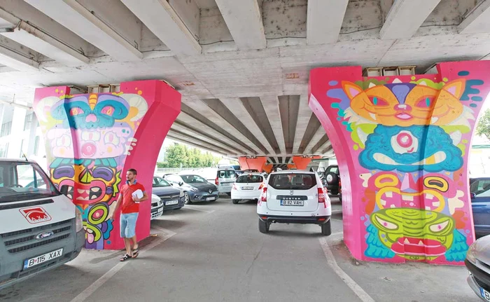 
    Podul Pipera, care supratraversează  Bd. Barbu Văcărescu, este  în plină transformare  