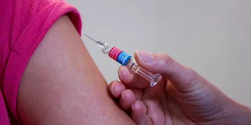 vaccinare doctor   foto pixabay jpg