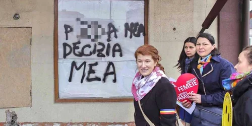 Mesaj feministe mars pentru viata - cenzurat