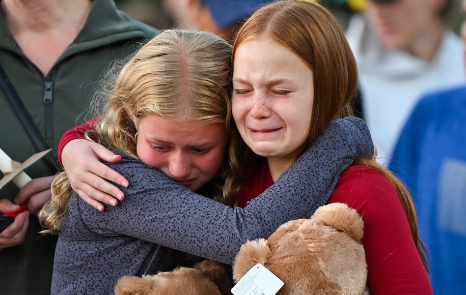 Detalii șocante după atacul armat din Minneapolis: „Atacatorul părea că ne urăşte pe toţi. Voia să ucidă copii”