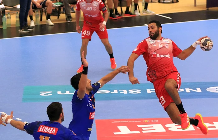 
    Dinamoviștii n-au izbutit să repete la Paris evoluția foarte bună din meciul cu KielceFoto: Marian Burlacu  