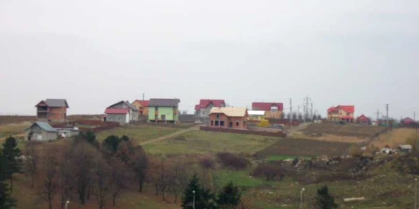 Jumătate dintre casele de pe Ocolitor Pacea sunt construite ilegal 