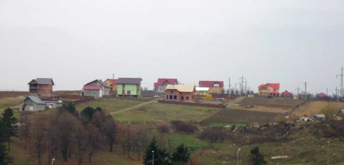 Jumătate dintre casele de pe Ocolitor Pacea sunt construite ilegal 