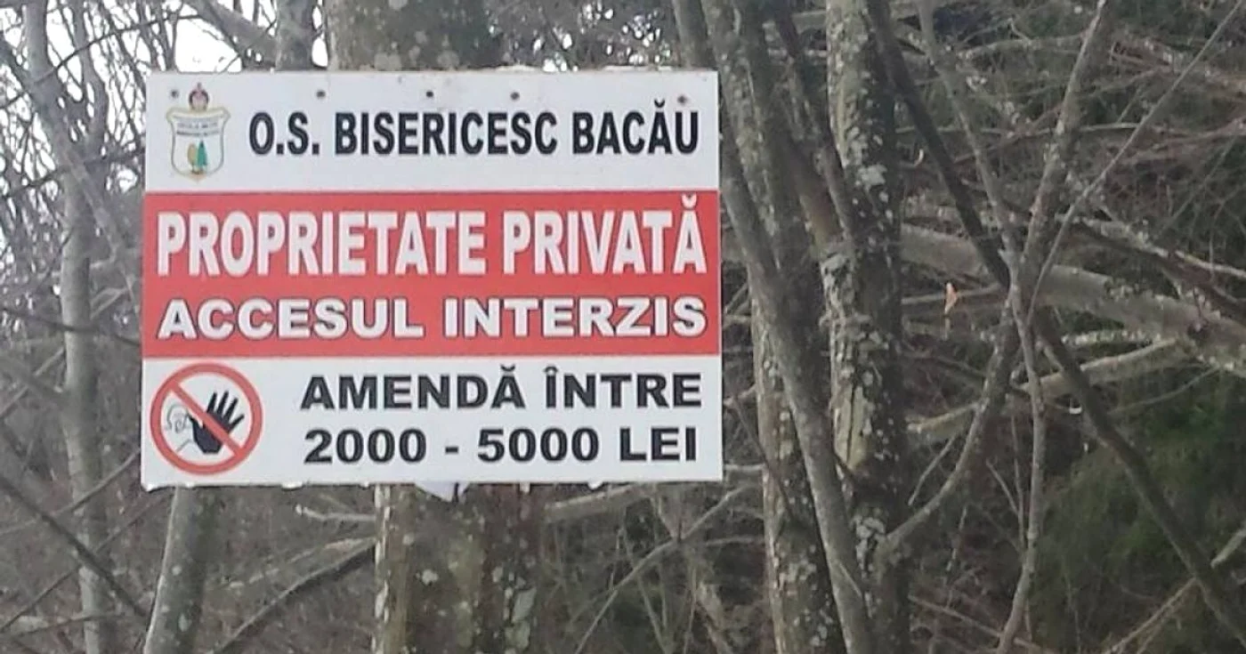 Mitropolia Moldovei şi Bucovinei îi ameninţă cu amenzi pe turiştii care-i calcă pădurea la Slănic Moldova