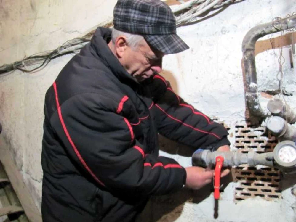 Apă tăiată în Broscărie şi Vasile Aaron