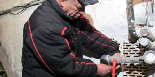 Apă tăiată în Broscărie şi Vasile Aaron