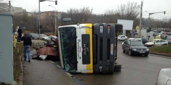 Şoferul vinovat de producerea accidentului a fost amendat