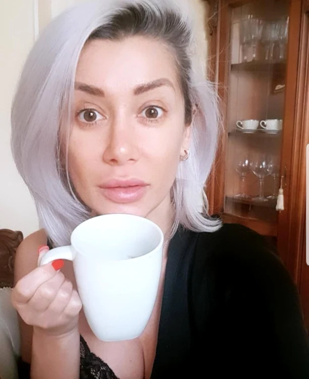 Raluca Tănase a pus poze pe Instagram dimineaţa, imediat după ce s-a trezit