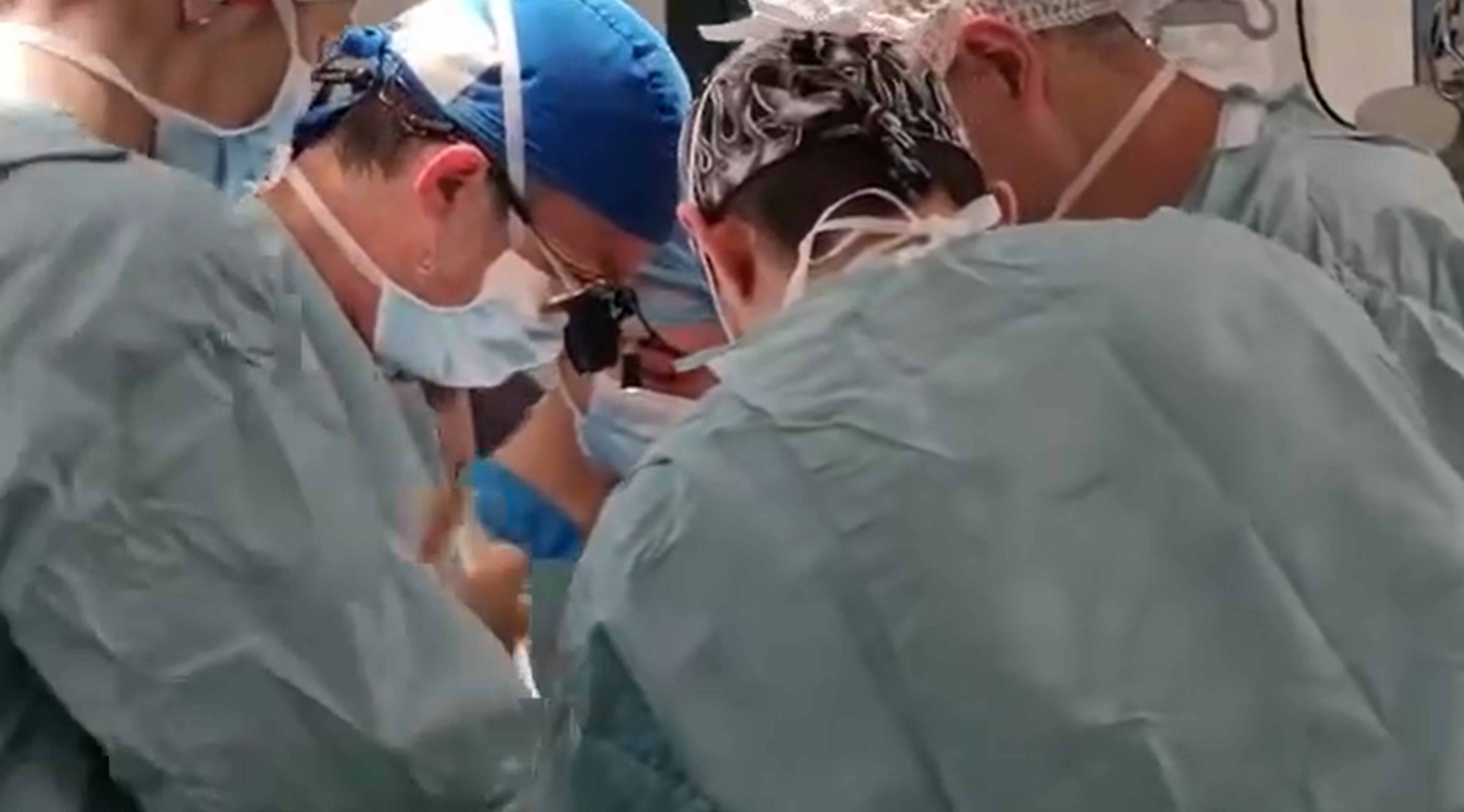 Miracol pentru o femeie din Suceava care aştepta cu disperare un transplant de ficat. Organul salvator a venit într-un timp record
