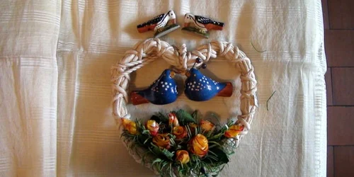 Mărţişoarele sunt realizate de artişti populari 