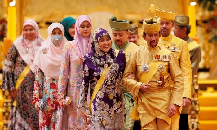 Sultanul Bruneiului Hassanal Bolkiah   FOTO Instagram 5 jpg