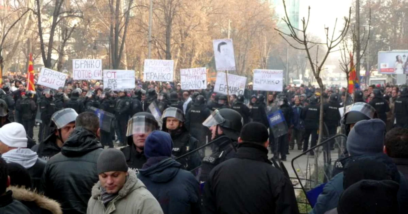 Proteste în faţa Parlamentului macedonean