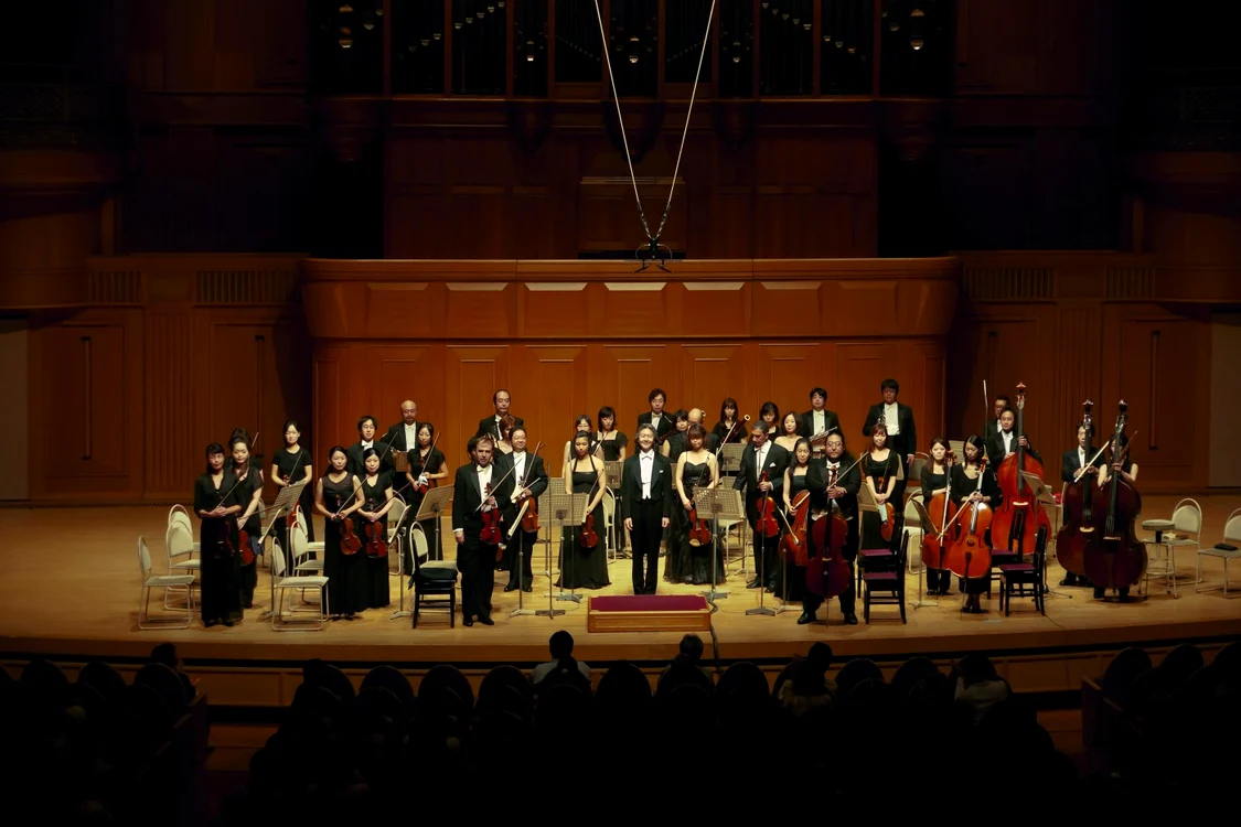 Harmonious Chamber Orchestra din Japonia îl are în componenţa sa pe Ciprian  FOTO Arhiva Fes