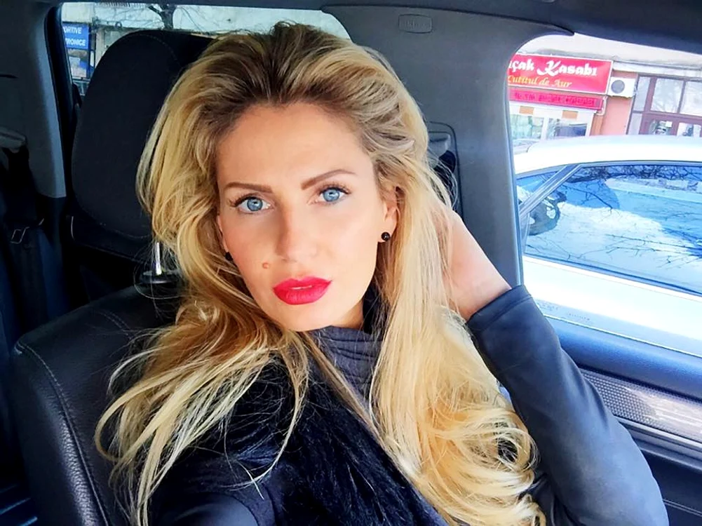 
    Andreea Bănică a devenit mamă pentru a doua oară în urmă cu o lunăFoto: arhivă personală  