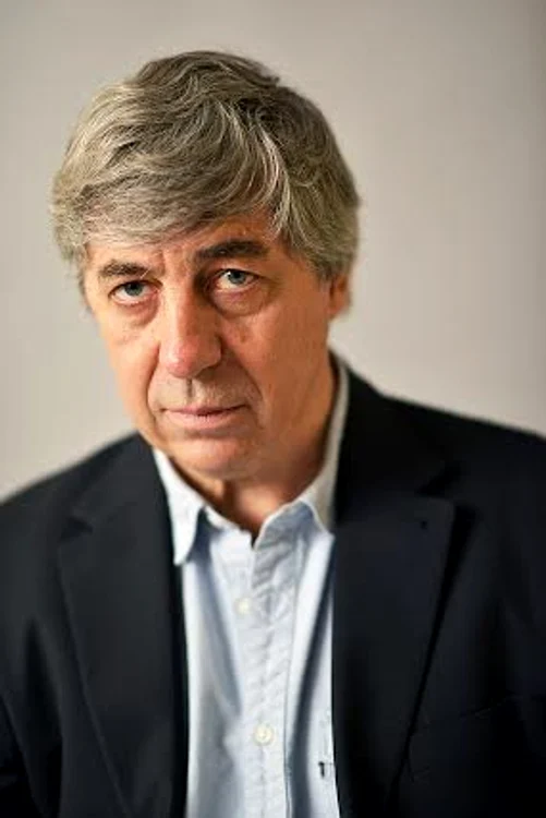 Avanpremieră editorială: Al patrulea zid jpeg