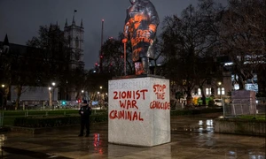 Statuia lui Winston Churchill din Londra a fost vandalizata FOTO Facebook MyLondon 