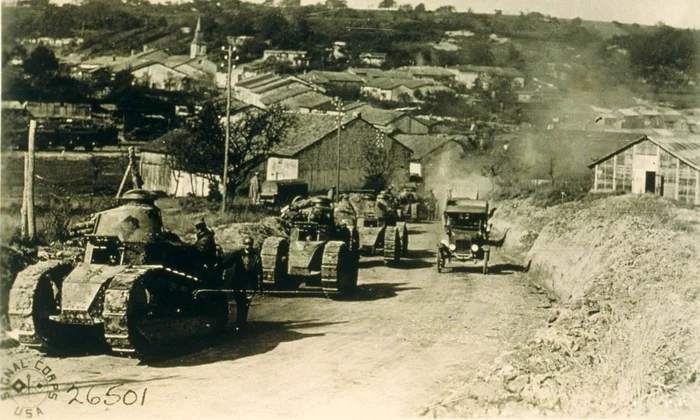 Regiment francez de tancuri, în octombrie 1918 (foto: The Library of Congress) 