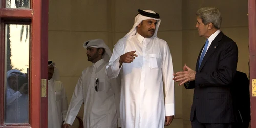Tamim bin Hamad al Thani şi secretarul de stat american John Kerry FOTO Reuters