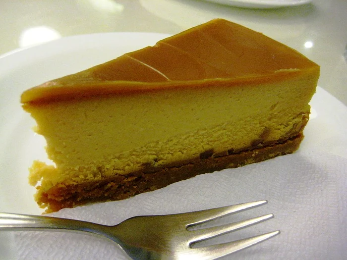 prajitura pere branza glazura caramel jpeg