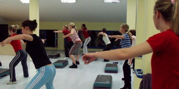 Sucevencele fac aerobic pentru a slăbi rapid