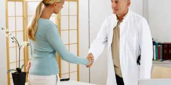 Începând cu 15 septembrie, cei interesaţi pot beneficia de consultaţii gratuite la Clinicile Gral Medical din Bucureşti