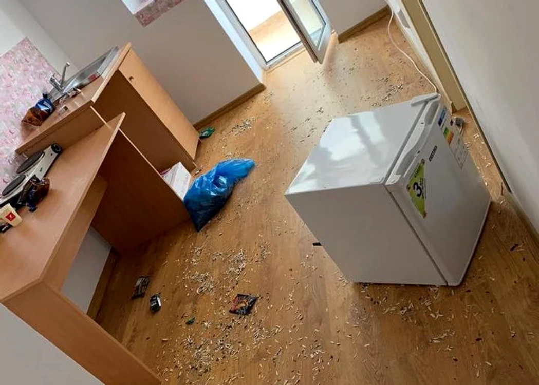 
    Câteva dintre persoanele plasate în carantină la Galați au lăsat dezastru în urma lorfoto: arhiva proprie/Facebook  