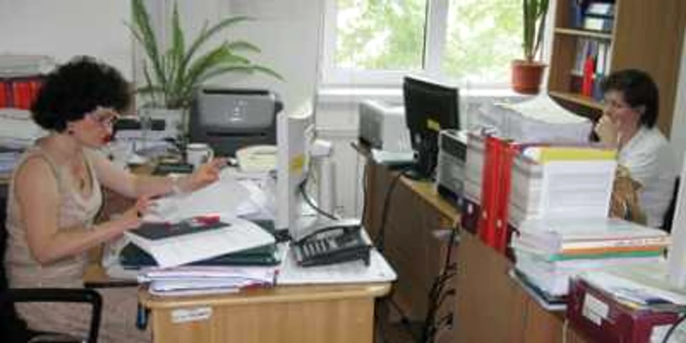 Angajaţii Primăriei care rămân pe post vor trebui să suplinească munca celor care au plecat