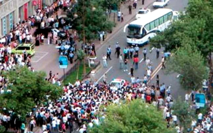 Revoltă etnică în China