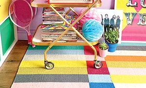 Fiecare cameră s a umplut cu tablouri şi obiecte viu colorate jpeg