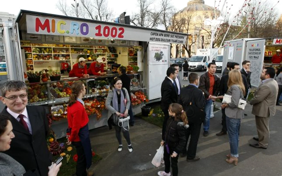 Bucureştenii s-au distrat la lansarea Băcăniilor Umblătoare