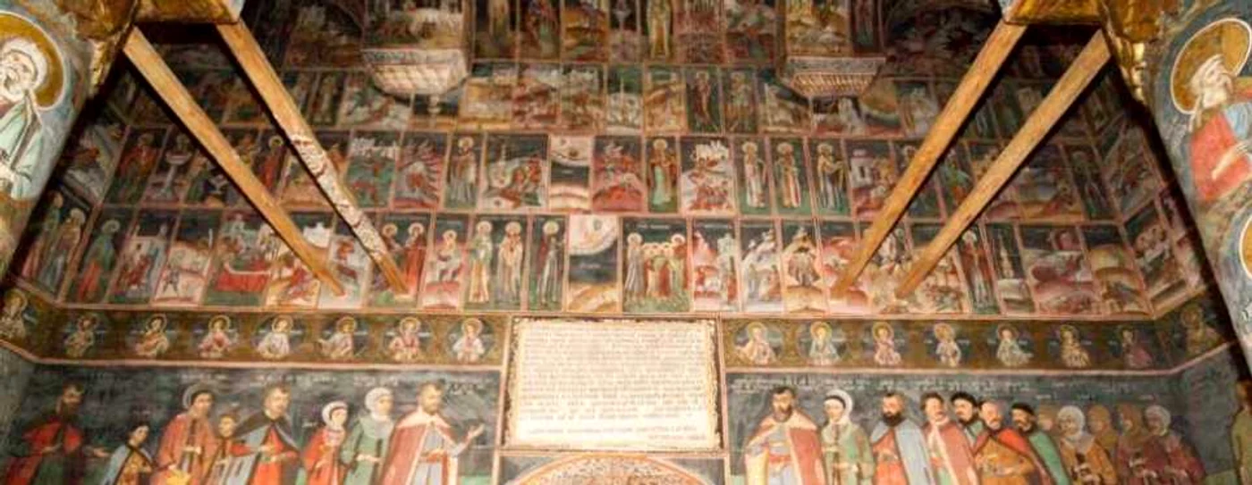 Fresca unică genealogică a familiilor Brâncoveanu şi Cantacuzino din Mănăstirea Horezu - Vâlcea din patrimoniul UNESCO Foto Adevărul