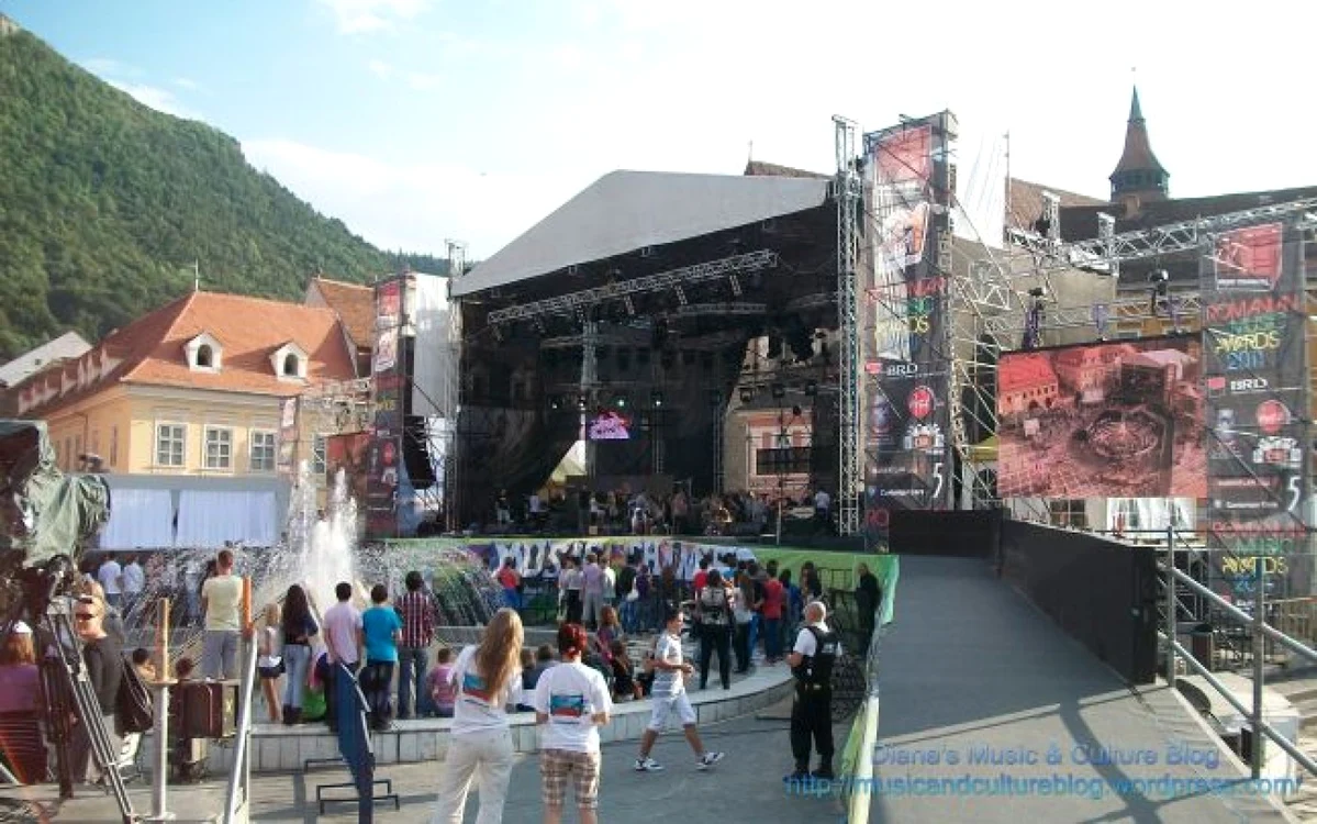 Scena din Piaţa Sfatului  va fi una impresionanră. FOTOmusicaandcultureblog.