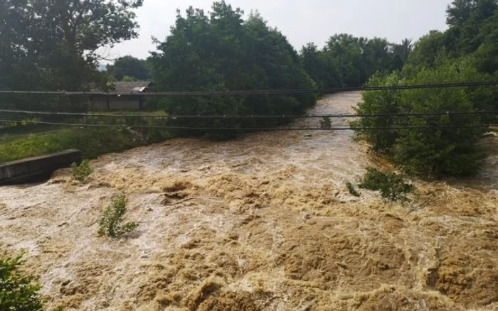 Nivelul maxim al viiturii va fi de peste 350 metru cubi pe secundă