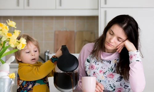 mămică obosită  foto   Shutterstock jpg