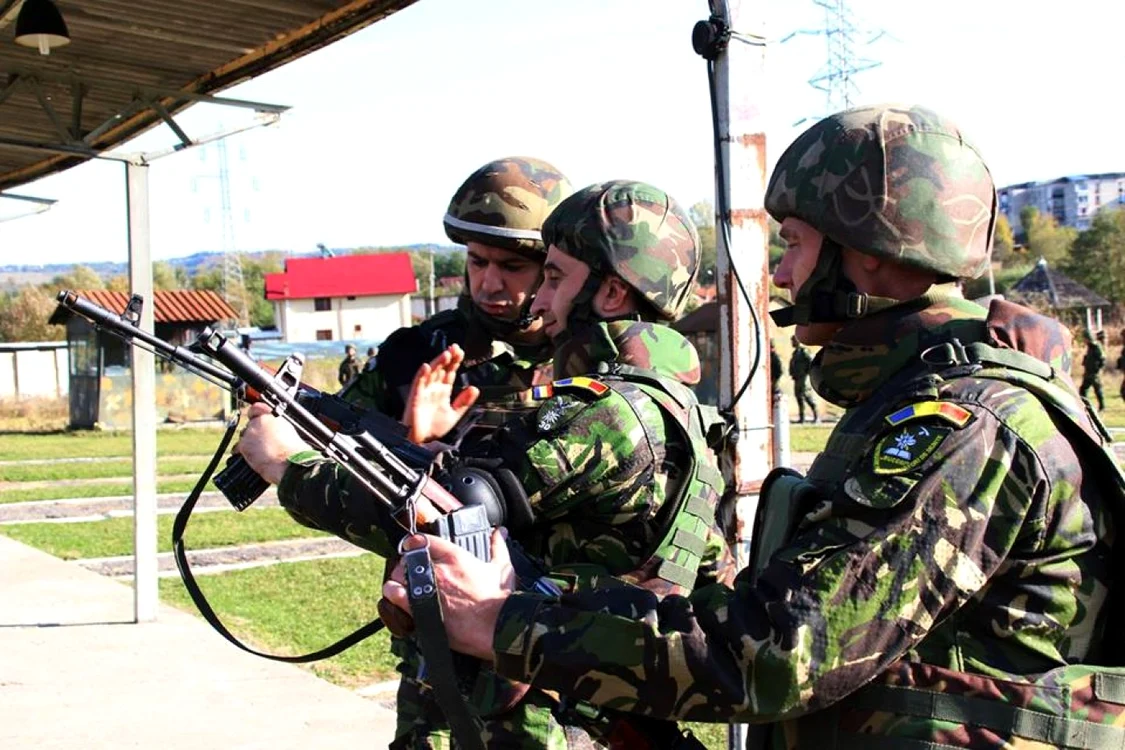 Militari din cadrul Batalionului 30 Vânători de Munte „Dragoslavele” din Câmpulung