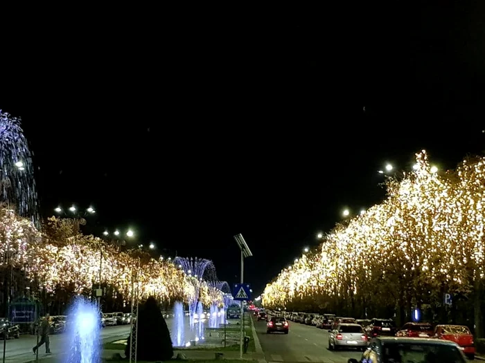 Iluminat festiv în București FOTO Facebook Nicușor Dan