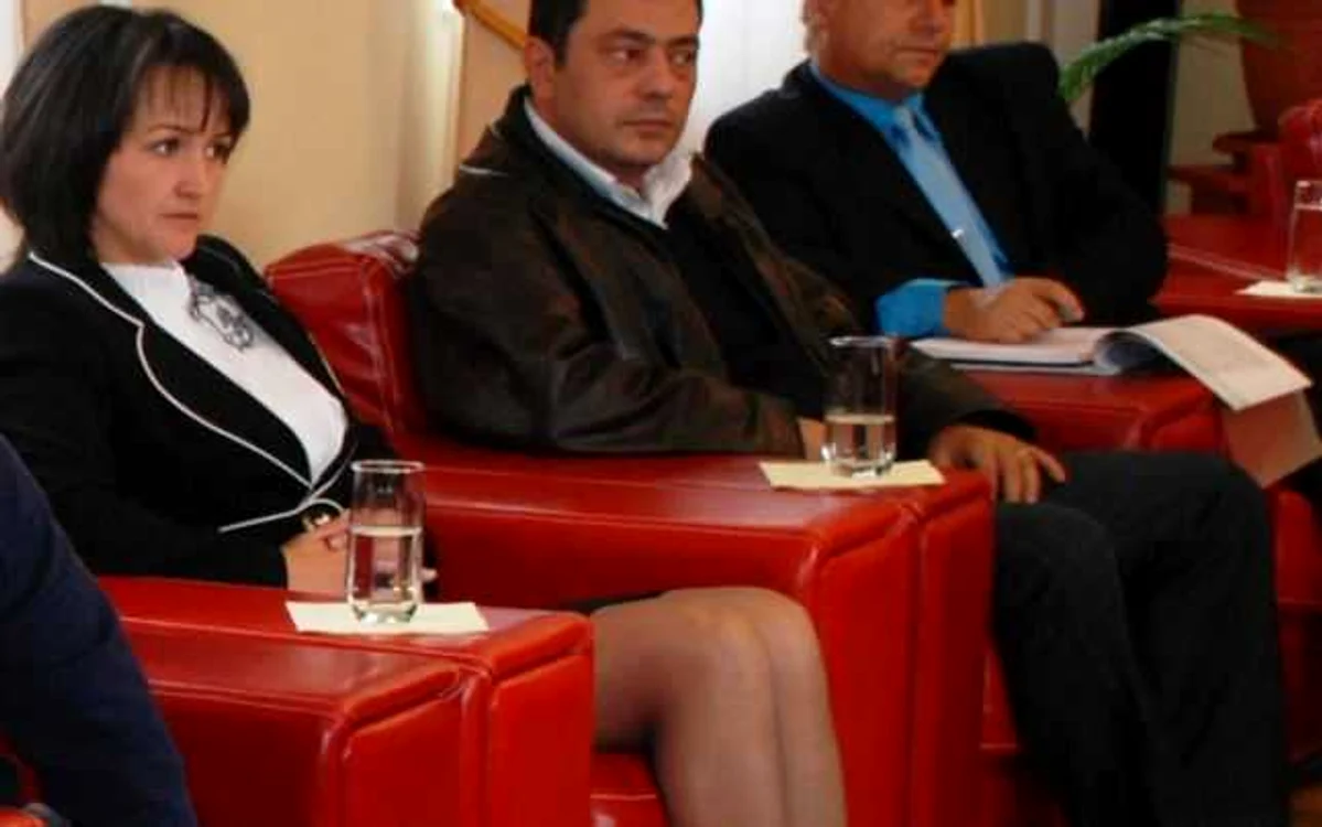 Inspectorii de integritate arată că au rezultat indicii temeinice cu privire la săvârşirea de către CMinerva Cristina Badiu a infracţiunii de conflict de interese