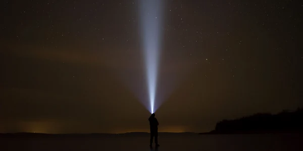 Noapte cer lanterna FOTO Shutterstock jpg