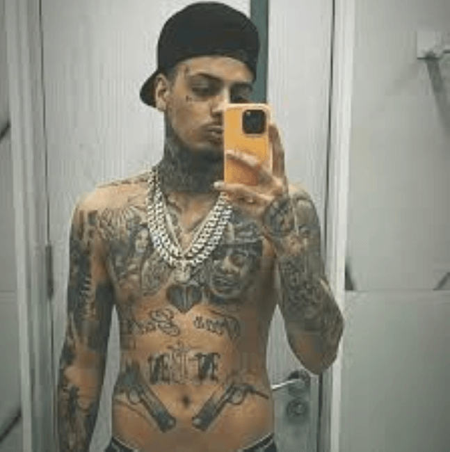 Albert NBN, după ce a înjurat România la „Beach, Please!”: „Sunteţi nişte bătrâni proşti care la copiii voştri le curg balele după noi”