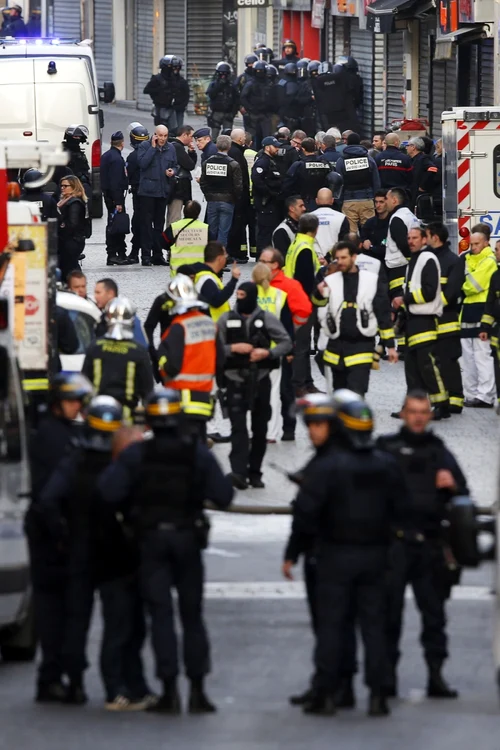 Autorităţile din toată Europa sunt în alertă după atentatele de la Paris FOTO AP