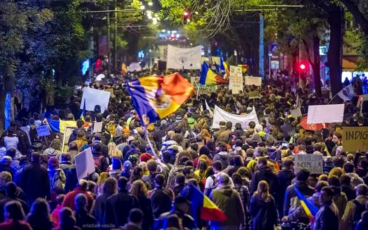 Bulevardul Mihail Kogălniceanu în timpul marşului de protest din 6 octombrie FOTO Cristian Vasile