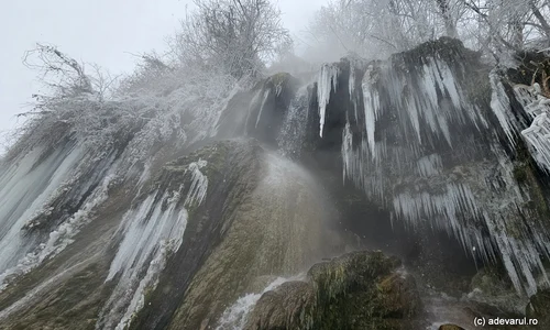 Casacada Clocota iarna  Foto Daniel Guță ADEVĂRUL (8) jpg